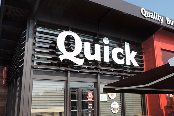 Le soda en libre-service chez quick